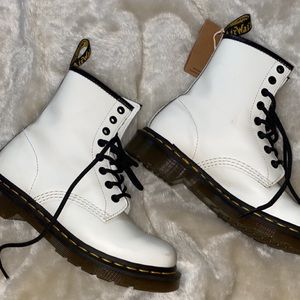 Doc Martens 1460 Smooth White